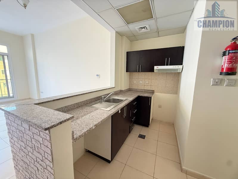 Flexible Cheques - Prime Location -Ready 2 Move - Lake Views - High Floor - Vibrant & Spacious