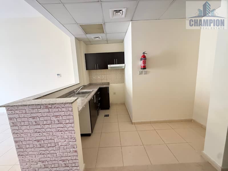 Flexible Cheques - Prime Location -Ready 2 Move - Lake Views - High Floor - Vibrant & Spacious