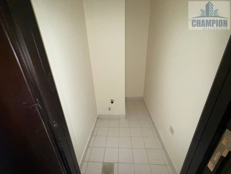 Flexible Cheques - Prime Location -Ready 2 Move - Lake Views - High Floor - Vibrant & Spacious - Image 9
