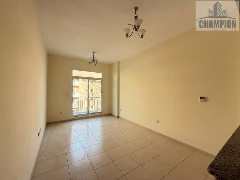 Flexible Cheques - Prime Location -Ready 2 Move - Lake Views - High Floor - Vibrant & Spacious - Image 12