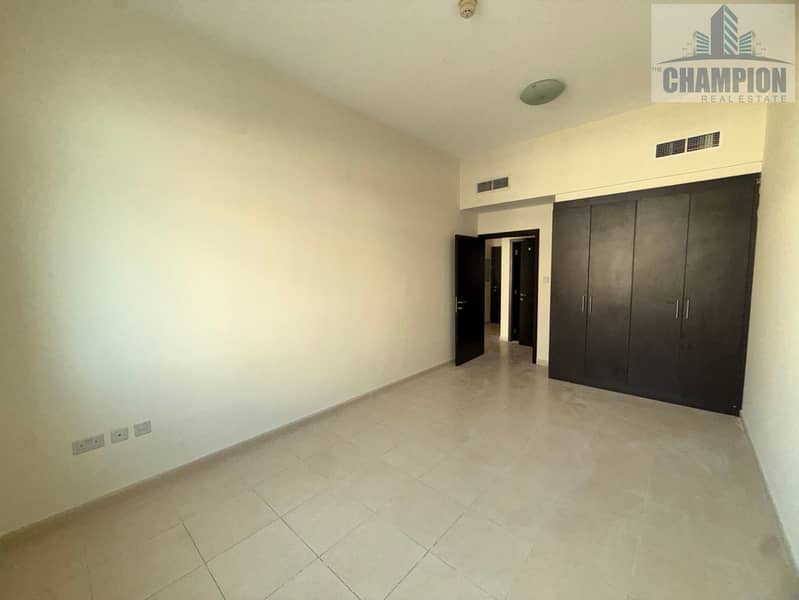 Flexible Cheques - Prime Location -Ready 2 Move - Lake Views - High Floor - Vibrant & Spacious - Image 14