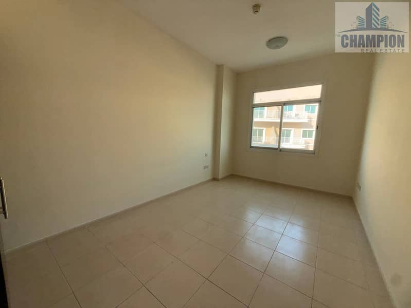 Flexible Cheques - Prime Location -Ready 2 Move - Lake Views - High Floor - Vibrant & Spacious - Image 16
