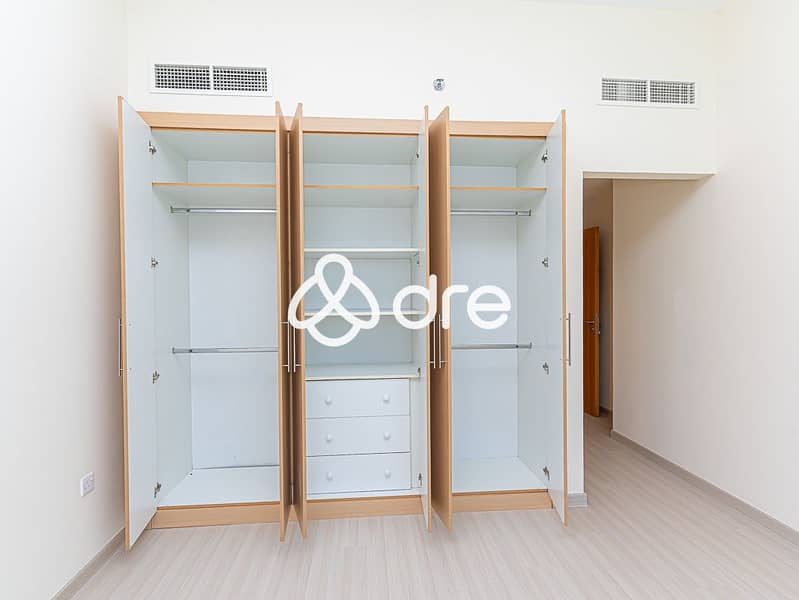 11 DRE01806. JPG