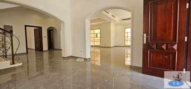 فیلا في مدينة خليفة 5 غرف 180000 درهم - 7666080