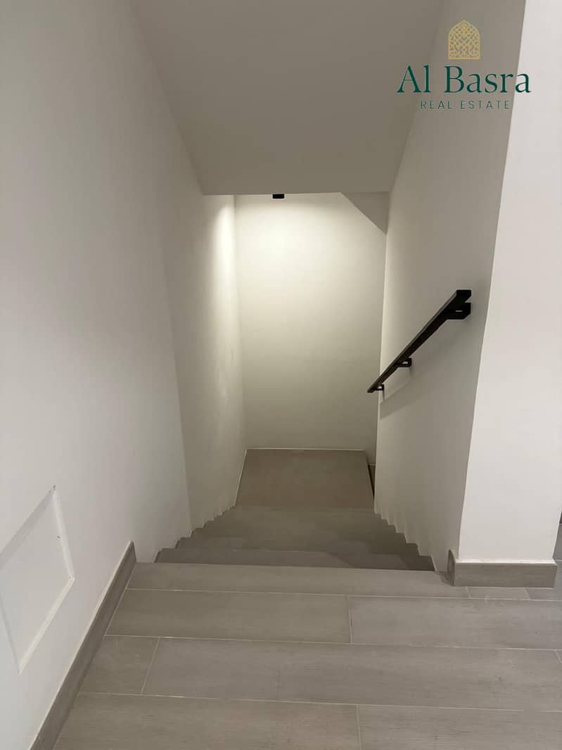 22 villa-master-bedroom-modern-finishing. jpeg