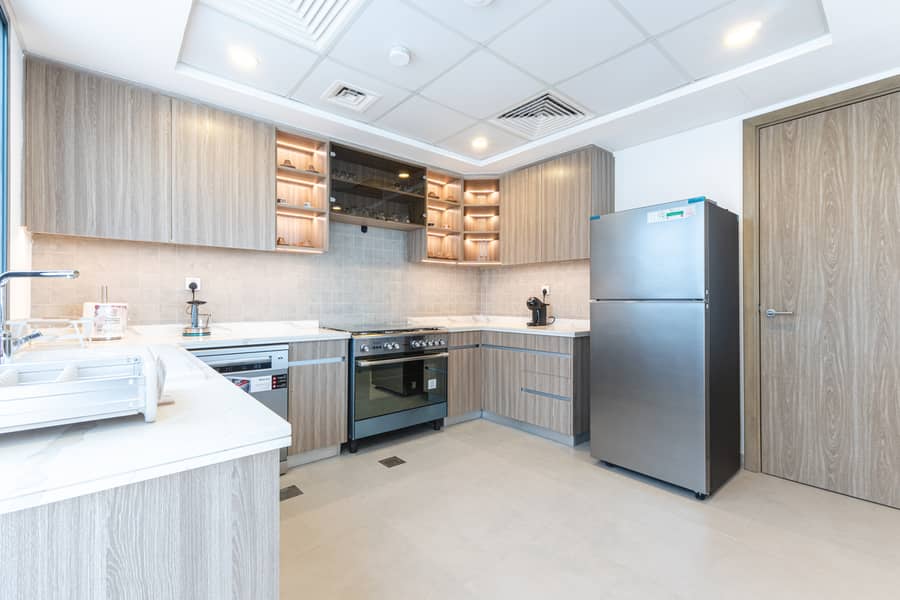 7 Kitchen 4. jpg