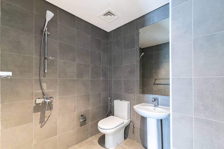 14 Maid Room Washroom. jpg