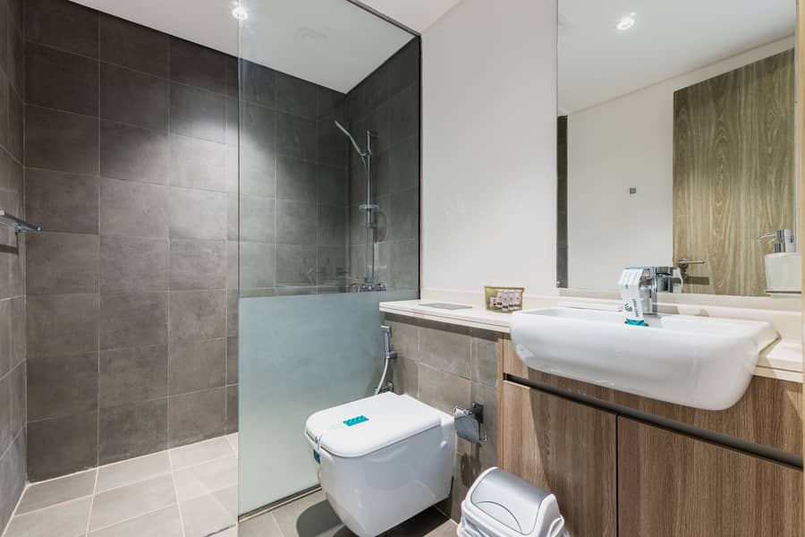 17 Washroom 1. jpg