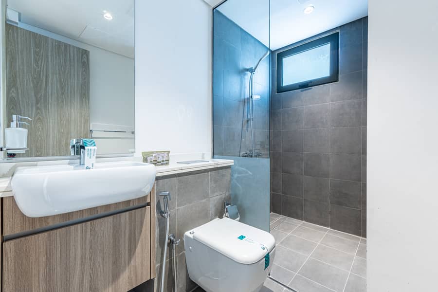 20 Washroom 3. jpg