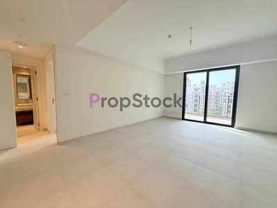 1 Bedroom Flat for Rent in Umm Suqeim, Dubai - Brand New | Open-Pool view | High Floor