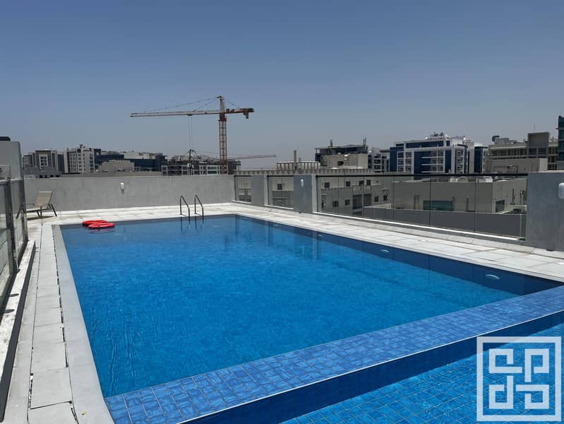 16 16 - Rooftop Pool. JPG
