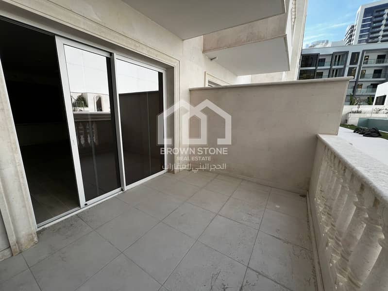 Brand New | Pool View | Ready to move - Image 10