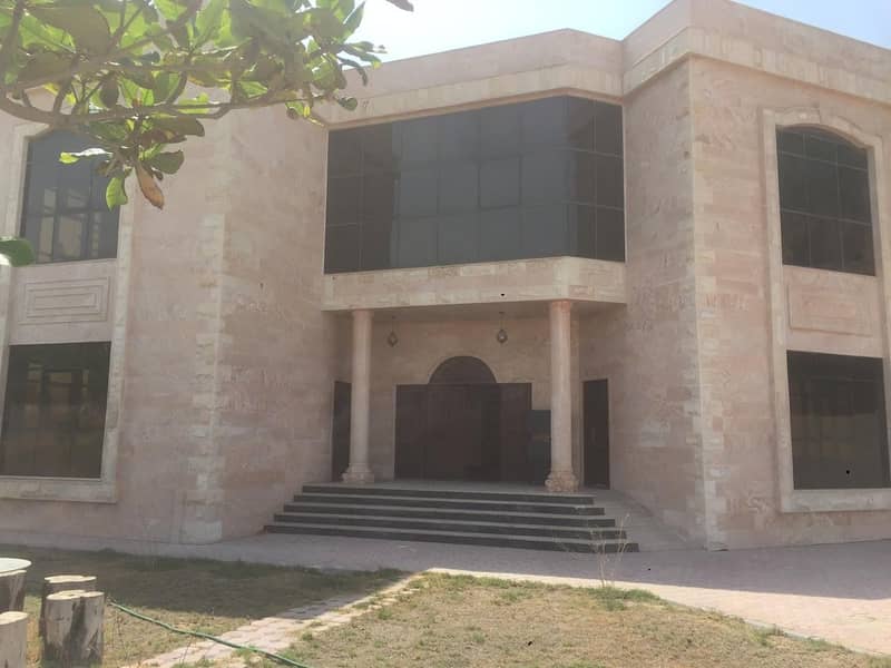 For rent villa in Al jurf   Ajman is close to the association   In the finest areas of New Ajman, villa finishes, super deluxe, personal building, excellent location, all facilities and services are available. The property consists of 5 master rooms, a ha