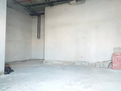 Shop with Outside Sitting Area at JVC Main Road Intersection Shop with Outside Sitting Area at JVC Main Road Intersection