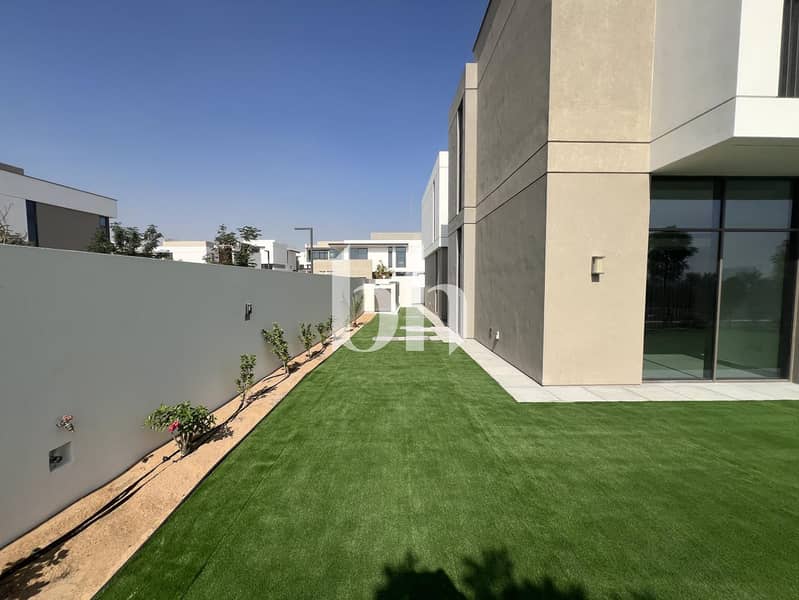 28 images image img