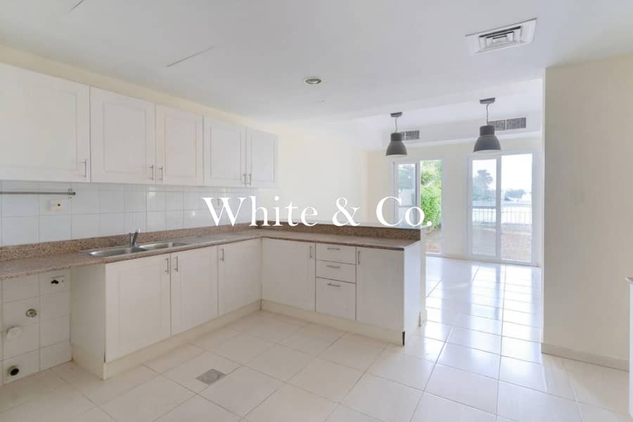 Type 1E | Lake Backing | Well Maintained - View 3