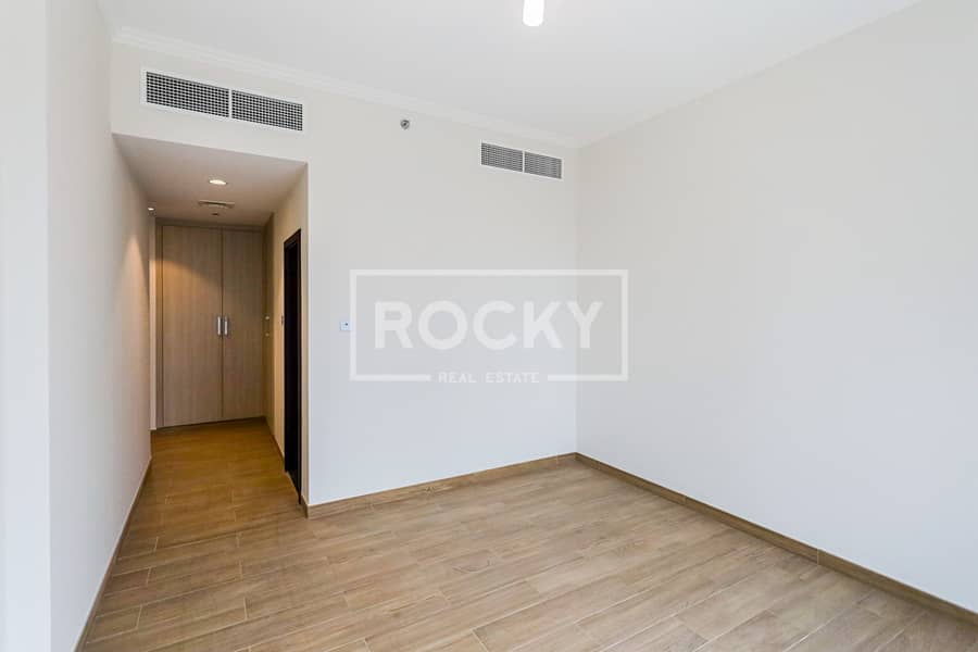 5 ART 18 - bedroom (2). jpg