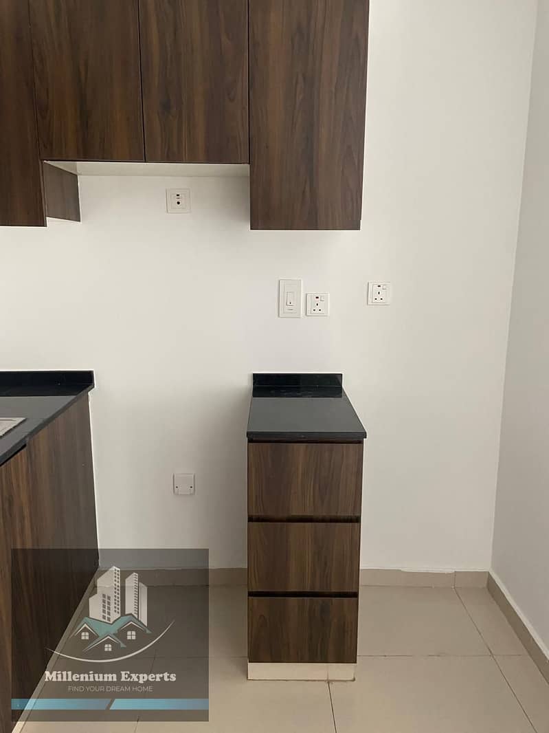 2 3a4baf9a-cba6-46dd-b6a8-cc636593a3c9. jpg