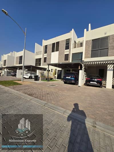 5 Bedroom Villa for Rent in DAMAC Hills 2 (Akoya by DAMAC), Dubai - WhatsApp Image 2026-04-29 at 2.46. 21 PM. jpeg 5 Bedroom Villa for Rent in DAMAC Hills 2 (Akoya by DAMAC), Dubai - WhatsApp Image 2026-04-29 at 2.46. 21 PM. jpeg