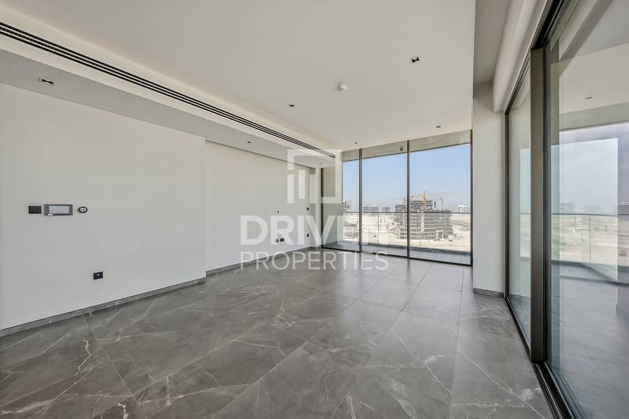 Luxury Waterfront Residence | Premium Finishing - Image 1