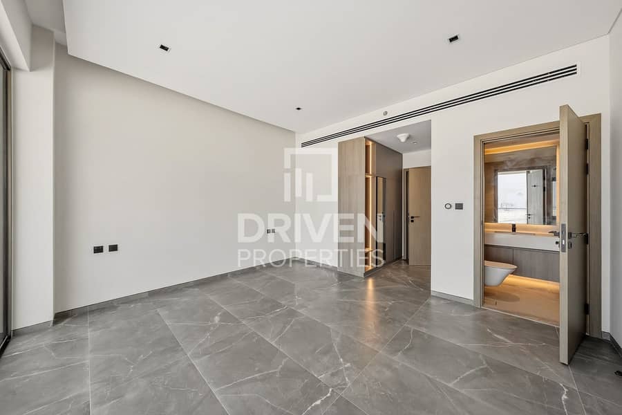 Luxury Waterfront Residence | Premium Finishing - Image 7