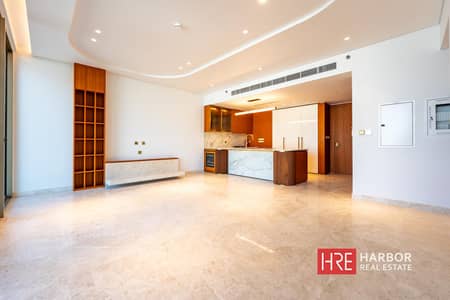 2 Bedroom Apartment for Sale in Palm Jumeirah, Dubai - Waterfront Living | Resort Style | Partial Sea View