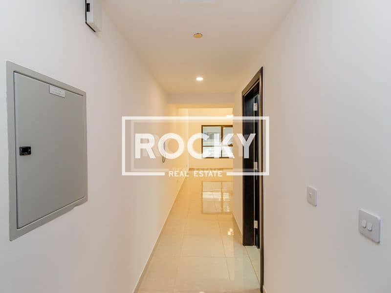 4 Rocky Real Estate - Nadd Al Shiba 1 - Bahwan Residence - Apartment (2 of 15). JPG