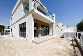 Corner Unit | Park Backing | Well-kept |Landscaped