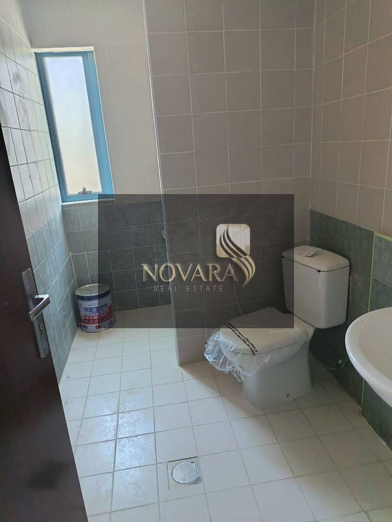 6 72e9cd7d-cc2a-4172-ad34-aa138ec6b6a4. jpg