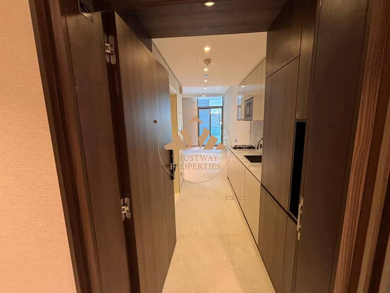 10 apt_entrance door (1). jpg