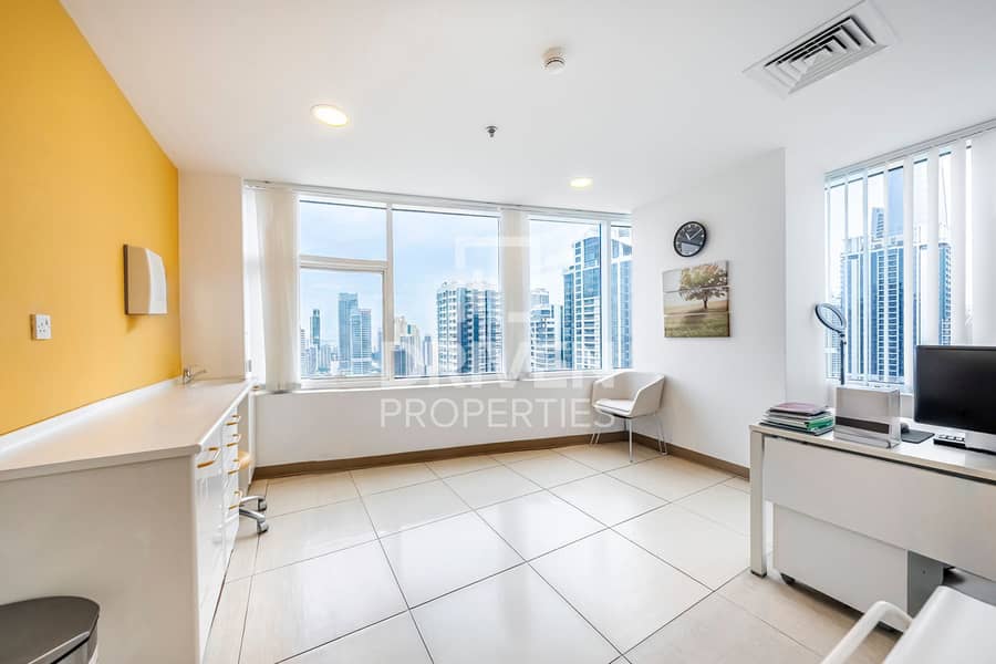 High Floor | Ideal for Dental Clinic | 4 Cheques High Floor | Ideal for Dental Clinic | 4 Cheques