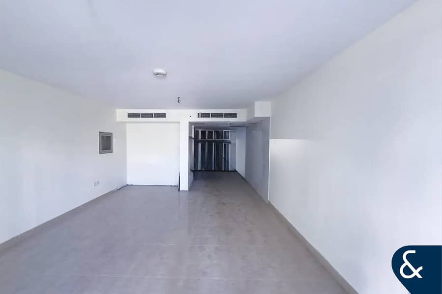 1 Bedroom | New Building | Skyline View - Image 10