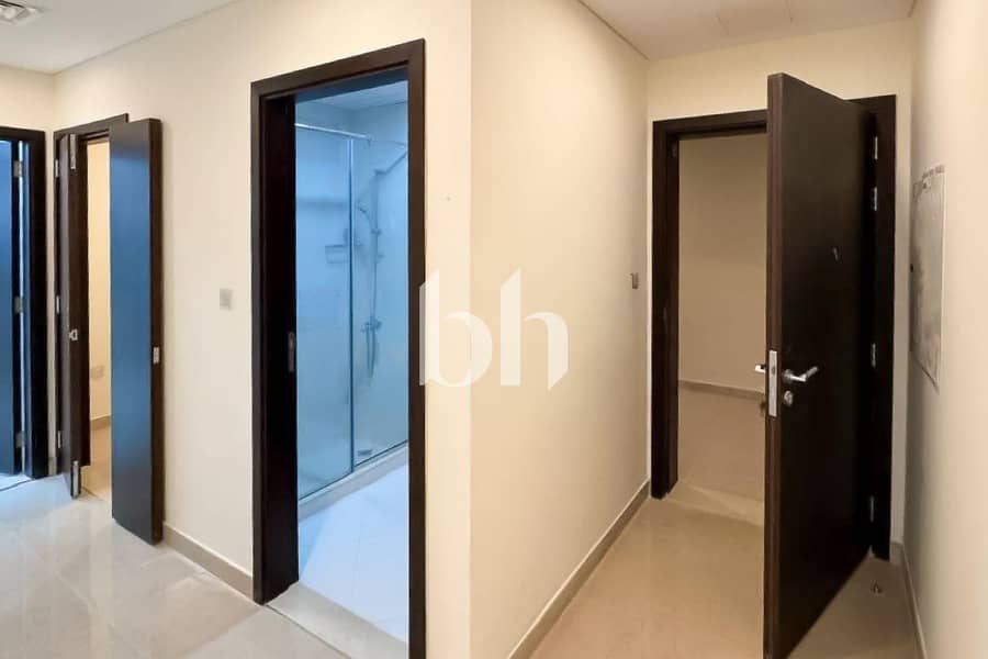 3 images image img
