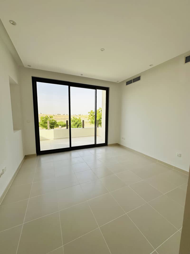 3 MASTER BEDROOM (1). jpg