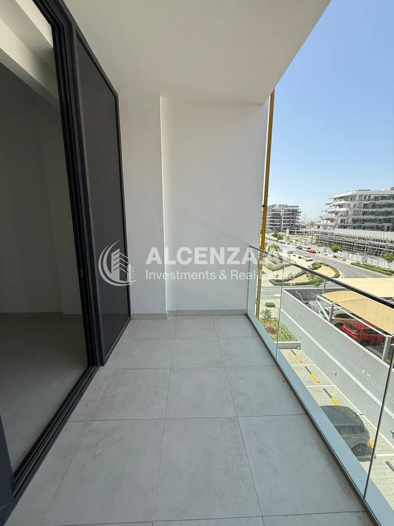 24 Avelon Boulevard11122. jpeg