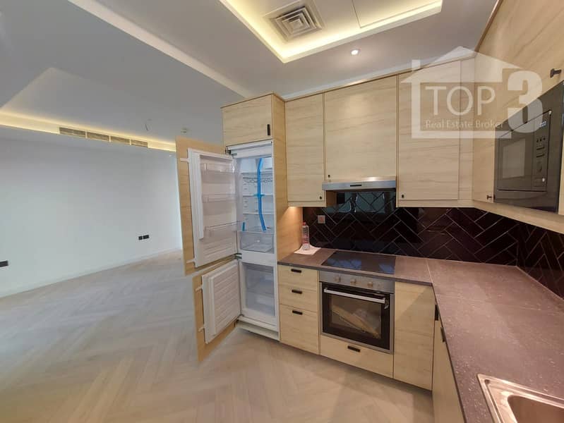4 Kitchen 1. jpeg