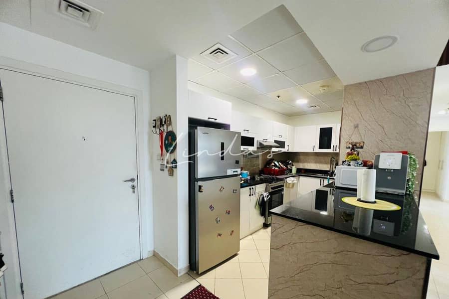 3 images image img