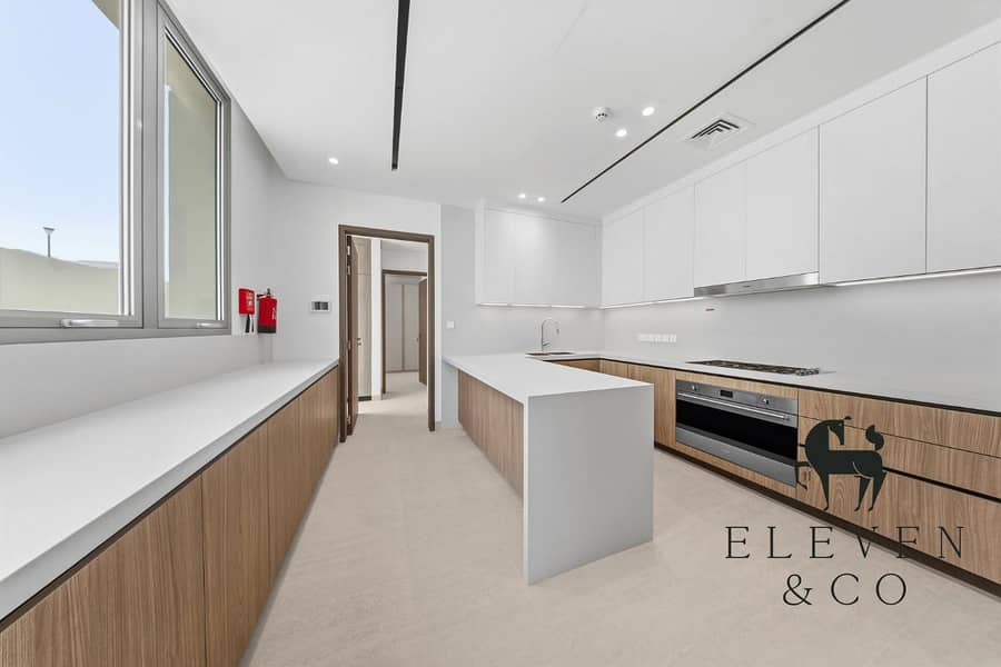 Waterfront Views | Fully Landscaped | Exclusive - Image 8