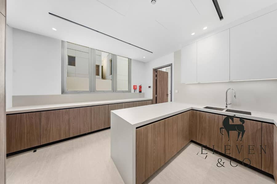 Waterfront Views | Fully Landscaped | Exclusive - Image 9