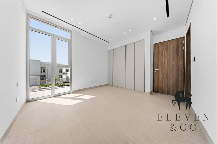 Waterfront Views | Fully Landscaped | Exclusive - Image 20