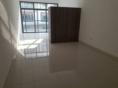 HUGE size studio in well maintained BUILDING HUGE size studio in well maintained BUILDING