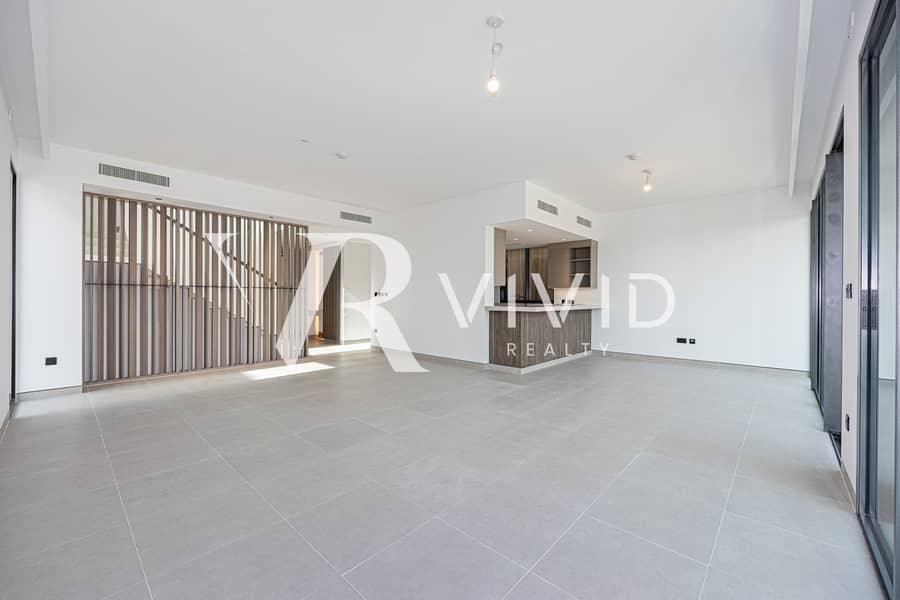 Single Row Villa | Padel Court | Large Plot - Image 4
