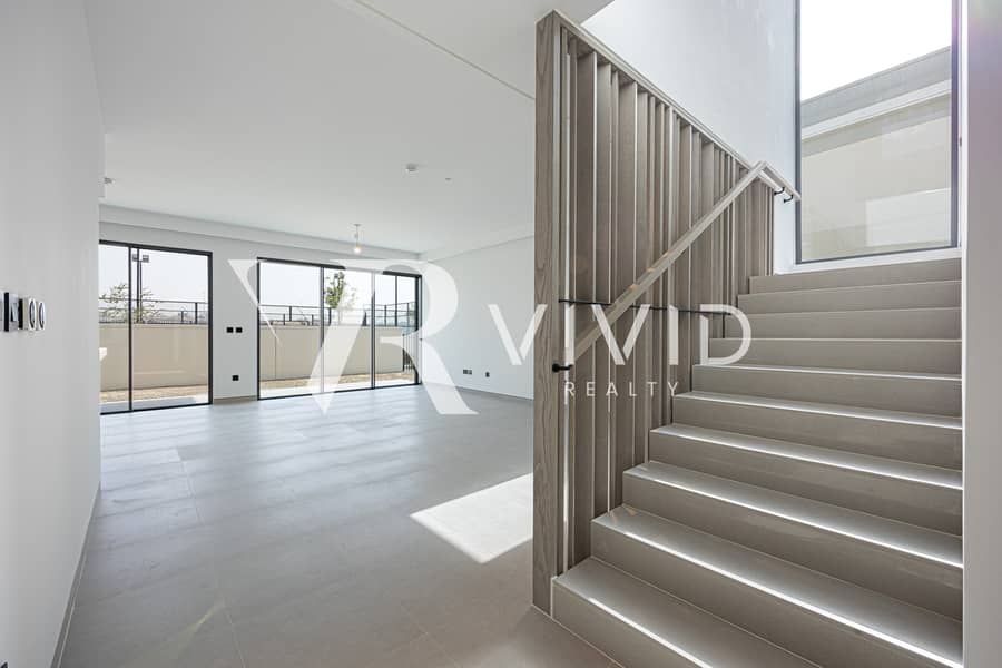 Single Row Villa | Padel Court | Large Plot - Image 6