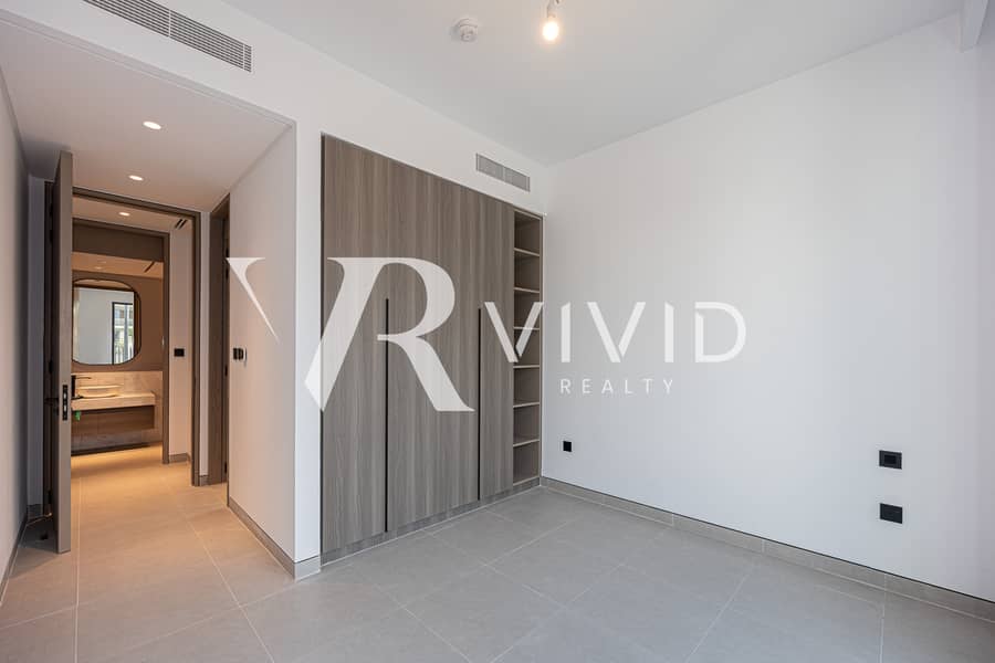 Single Row Villa | Padel Court | Large Plot - Image 11