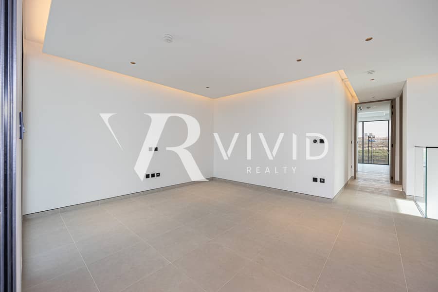 Single Row Villa | Padel Court | Large Plot - Image 14