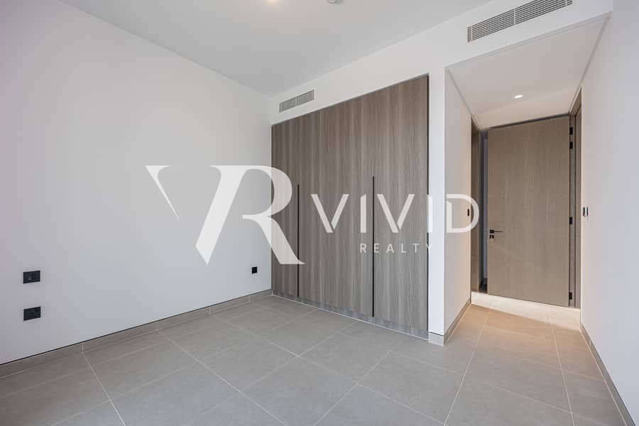 Single Row Villa | Padel Court | Large Plot - Image 17
