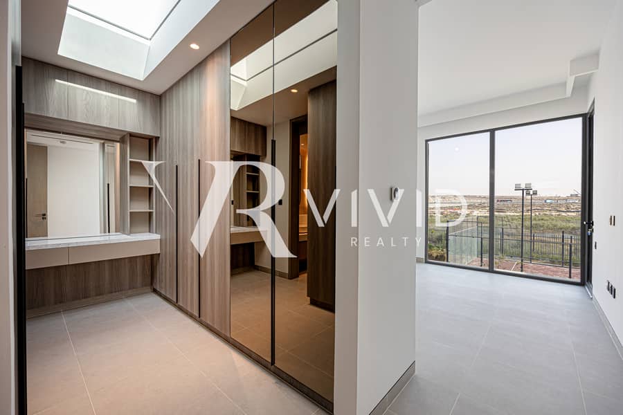 Single Row Villa | Padel Court | Large Plot - Image 18