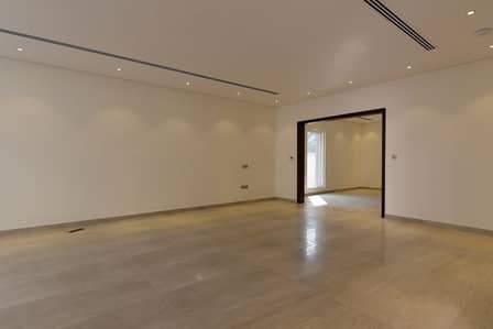 Brand New 5 Bedrooms Town House Villa Brand New 5 Bedrooms Town House Villa