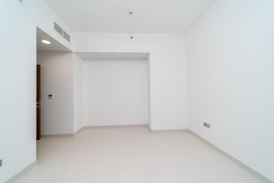 7 R7300643. jpg