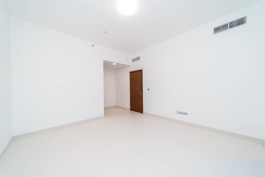 13 R7300677. jpg